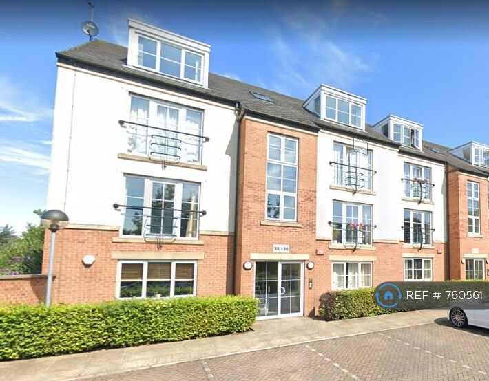 2 bedroom flat in Henconner Lane, Bramley, Leeds, LS13 (2 bed) (760561
