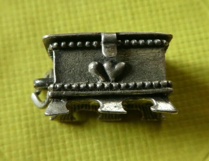 Vintage Beau Sterling Silver Opening Hope Chest Charm