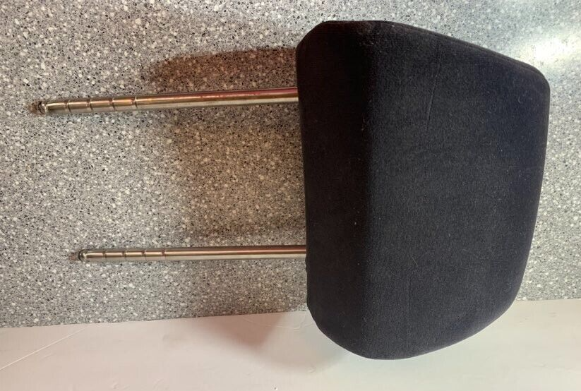 2003 03 VOLKWAGON JETTA GOLF ONE REAR HEADREST BLACK CLOTH OEM FREE SHIPPING USA