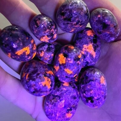 Natural Yooperlite UV Fluorescent Glowing Fire Rock Flame Tumbled Stone 1PCS