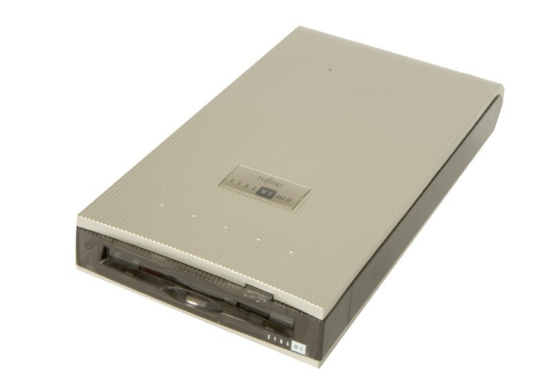 【RL49】FUJITSU DynaMO 1300LT MOドライブ RL49】FUJITSU DynaMO 1300LT MOドライブ 世界最小・最軽量で低