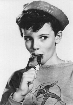 4x6 young celebrity photos $1.95 ea Pay 1 Ship Charge Per Order LAST UPDATE 4/29