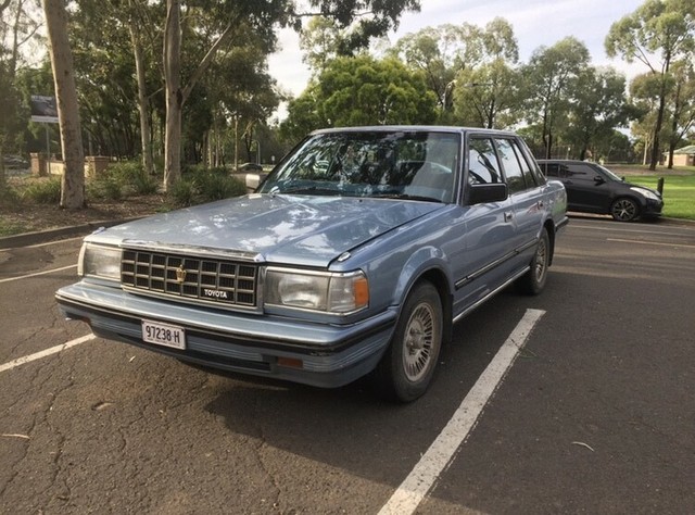 Toyota crown 1985