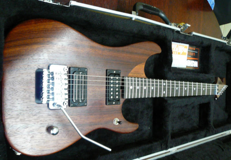 Washburn N4 Padauk Nuno Bettencourt. 2006 with Washburn flightcase. Immaculate