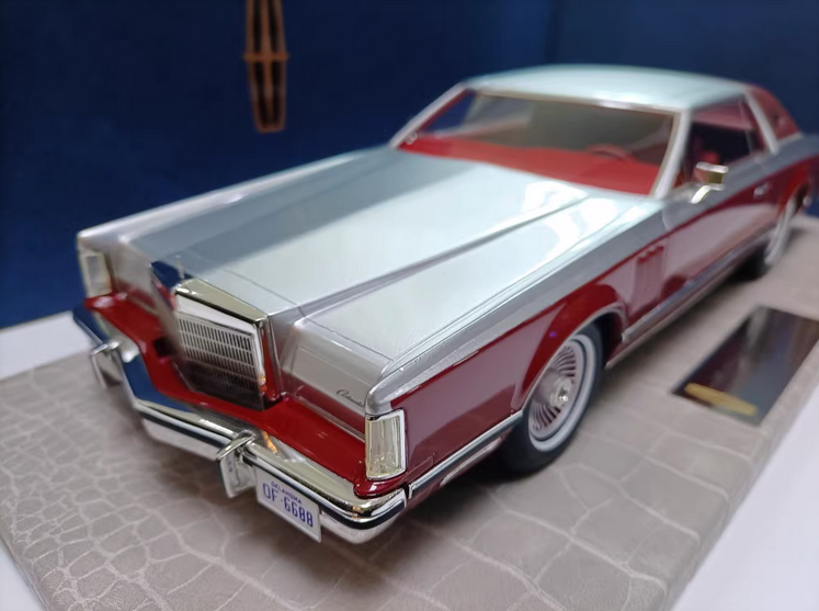 1/18リンカーン AMC Lincoln Continental Mark V MCG 1978 Lincoln Continental Mark V Copper 1:18*New!! NICE