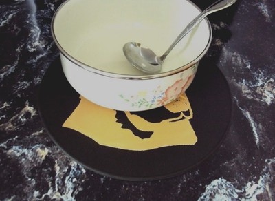 Golden Retriever Black Silicone Table Trivet, Kitchen Hot Pad, Round Placemat