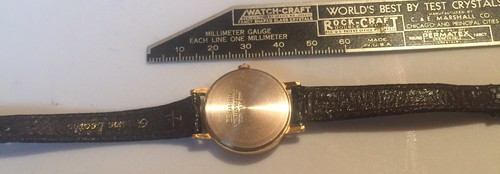 MICKEY MOUSE WALT DISNEY COMPANY LORUS QUARTZ GOLD TONE LEATHER LADIES WATCH