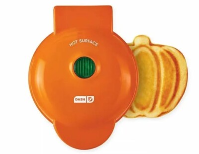 DASH 4 inch Pumpkin Mini Waffle Maker in Orange Brand New!