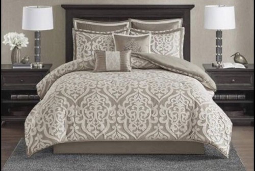 Jacquard Damask Medallion Design