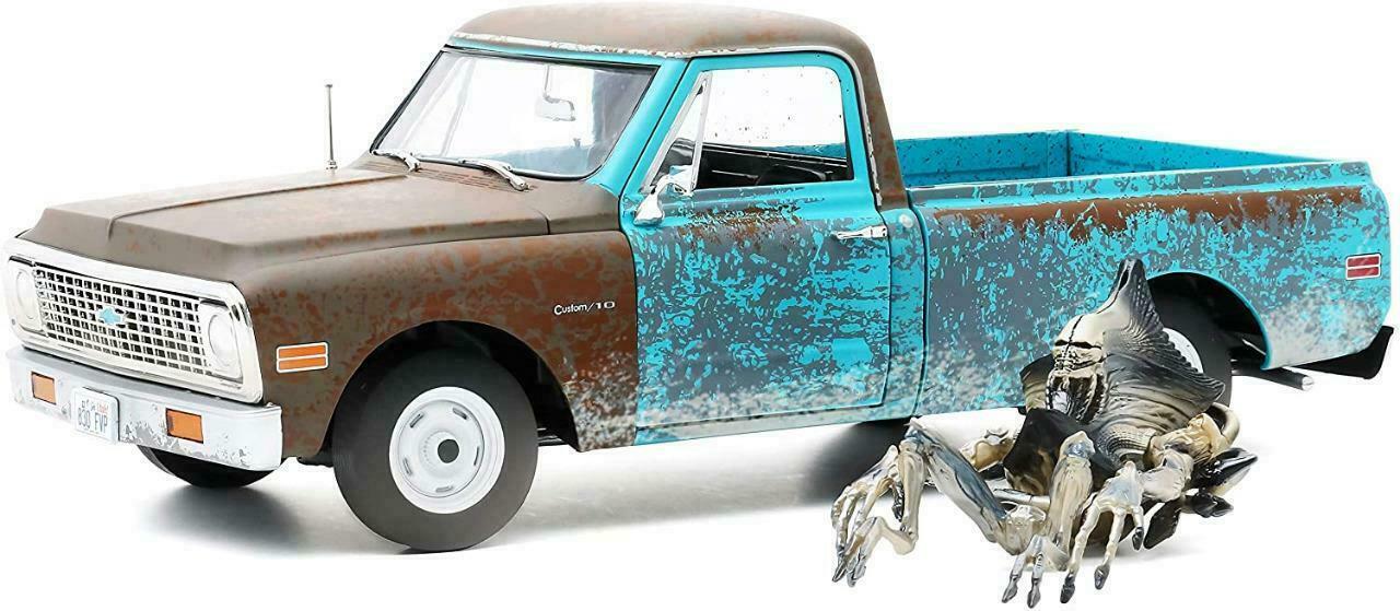1/18, HIGHWAY 61 1971 CHEVROLET C10 & ALIEN FIGURE