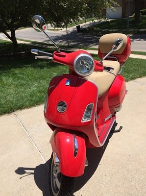 2009 Vespa 250 GTS Scooter Dragon Red Motorcyle Great Condition Low Miles