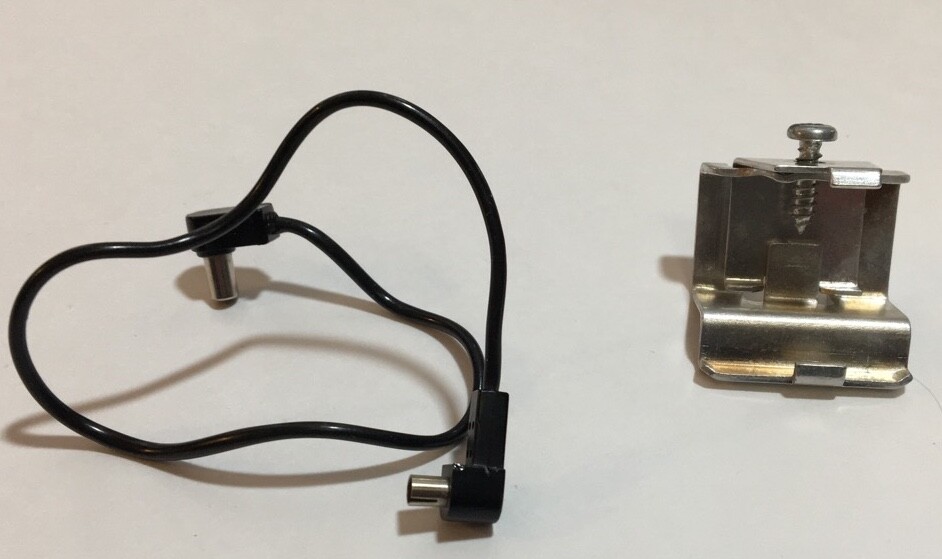 Flash Pack Electronic Flash for POLAROID Folding Pack Cameras and Most 33 MM Cam