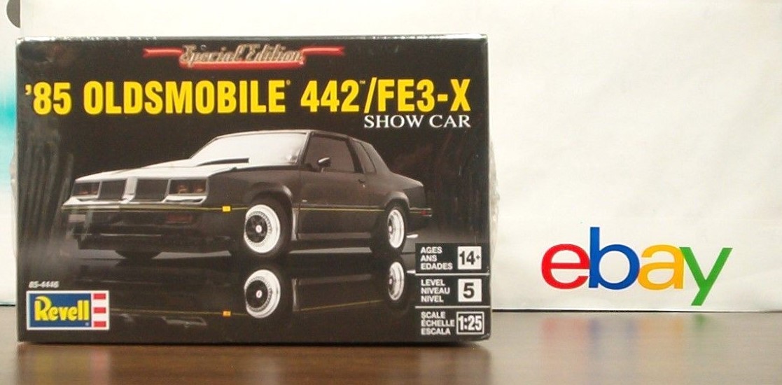 Oldsmobile 1985 Cutlass 442/FE3-X Show Car 1:25 scale Revell Special Edition