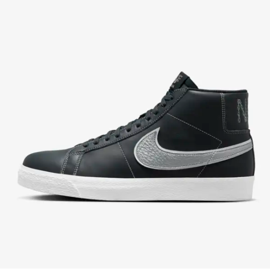 

Nike SB Zoom Blazer Mid X Mason Silva Shoes Dark Obsidian - Silver (DZ7260-400), Черный, Nike Blazer