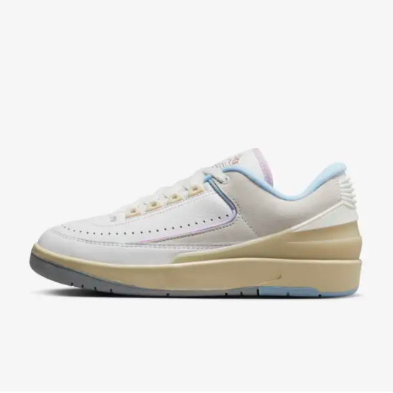 

Женские кроссовки Nina Air Jordan 2 Retro Summit White - Ice Blue (DX4401-146), White;blue, Air Jordan 2