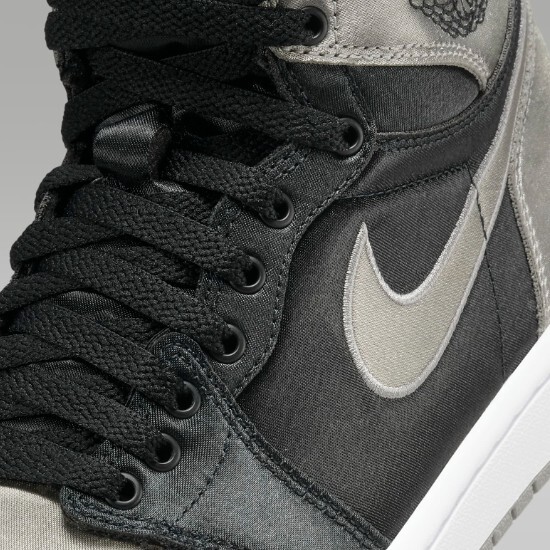 Pre-owned Jordan Nike Women's Air  1 Retro High Og (fd4810-010) Expeditedship In Black, Medium Grey