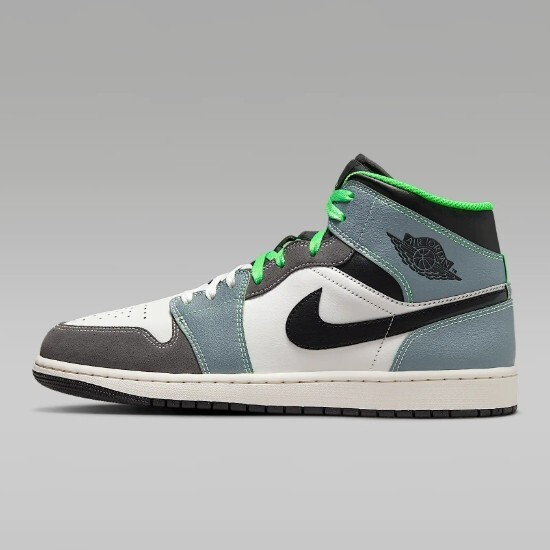 Кроссовки Nike Air Jordan 1 Mid SE Iron Grey (HQ3829-001) доставлены в кратчайшие сроки