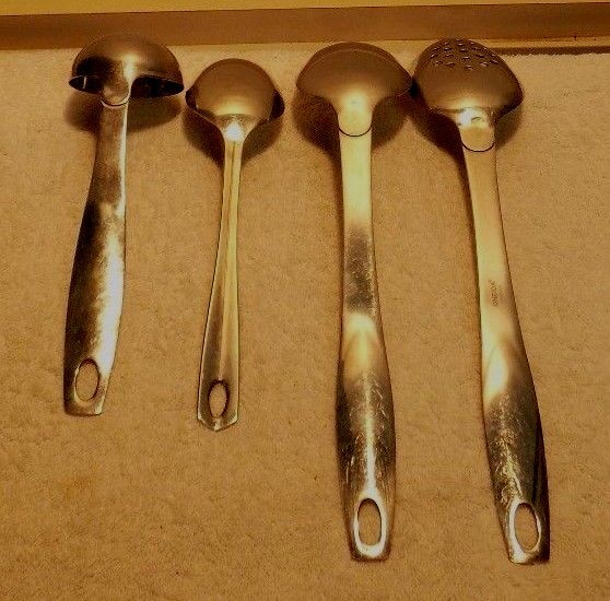 ONEIDA SERVING UTENSILS - LOT OF FOUR UTENSILS