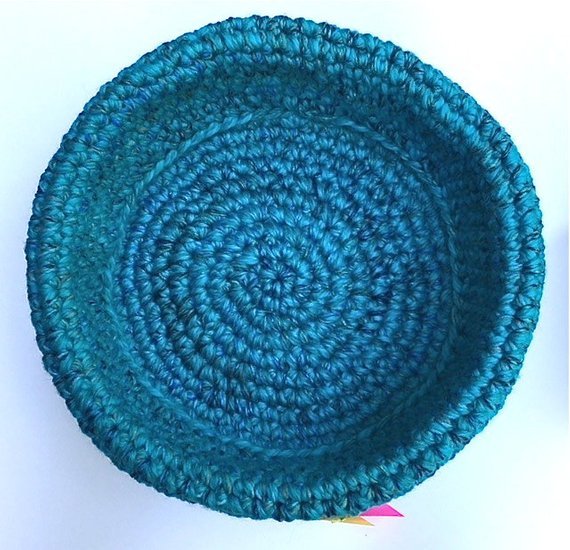 Cat Basket~Pet Bed~Laguna~Handmade~Wool~Crochet~Dog~Furniture
