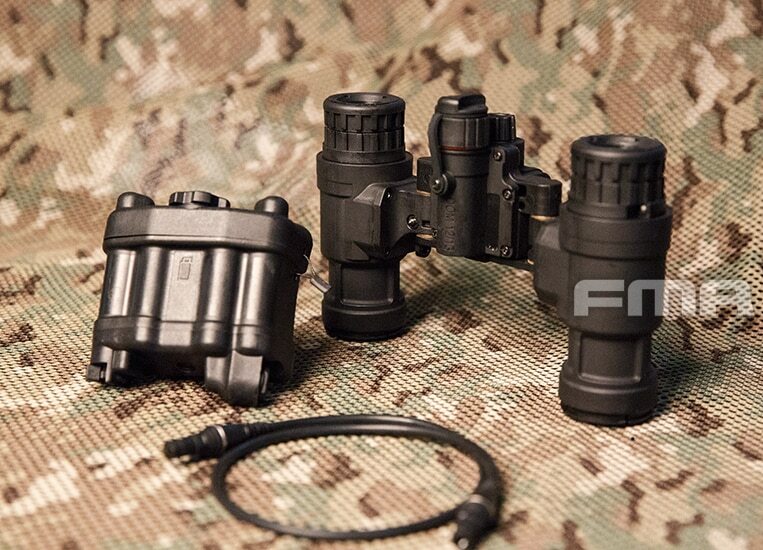 FMA TB1284-B Tactical NVG AN-PVS31 Dummy Model with Lamp + Metal Helmet Mount
