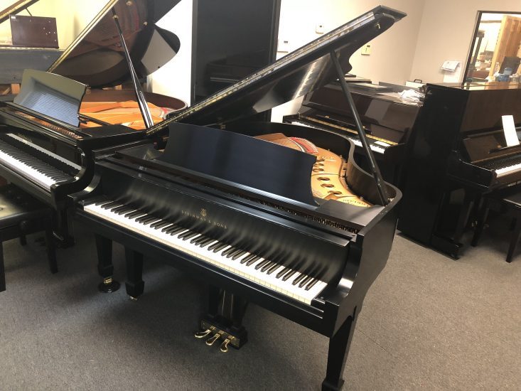 Steinway & Sons M