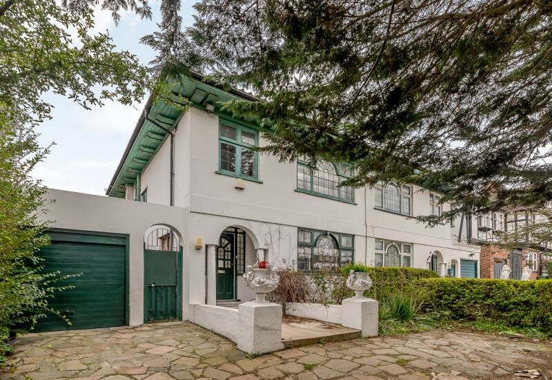 3 bedroom house in Watford Road Watford Road, Harrow, HA1 in Harrow