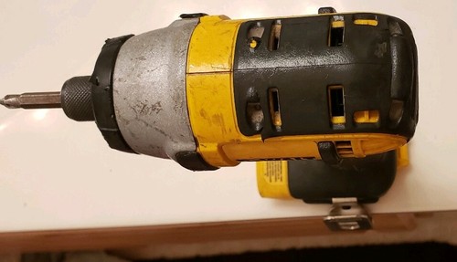 DEWALT 20v MAX XR Brushless 1/2'' Impact Wrench W/ Pin DCF894 (Bare Tool)