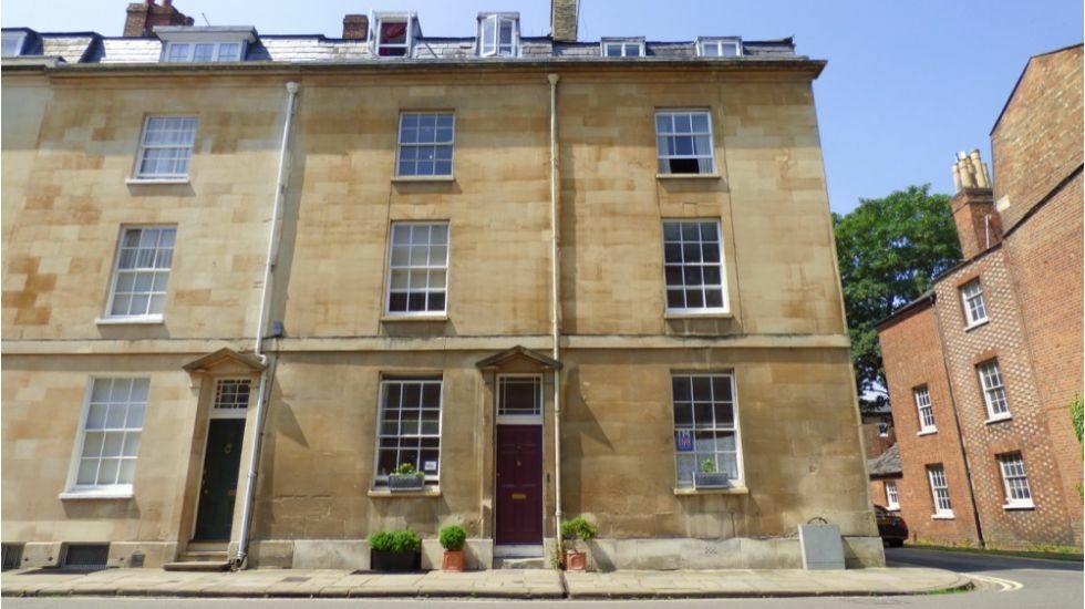 1 bedroom flat in St John Street, City Centre, Oxford {YCWJL} Book