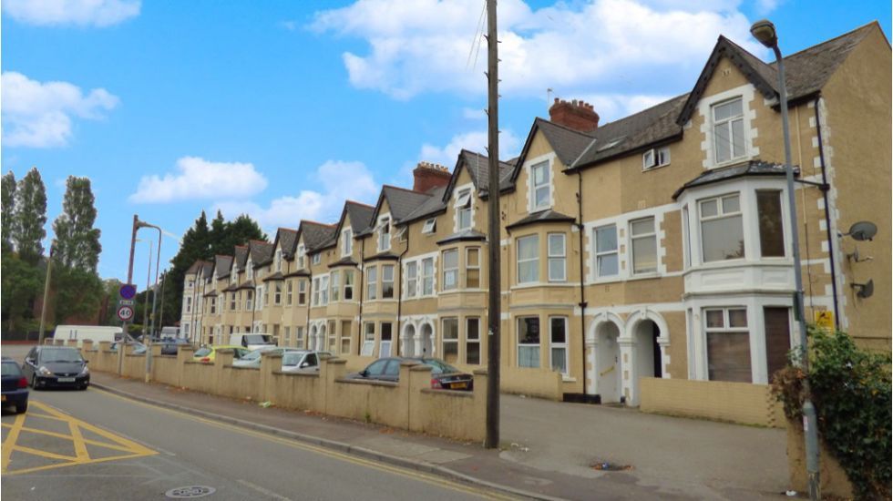 2 bedroom flat in Ely Road, Llandaff, Cardiff {5F82G} Book Online The