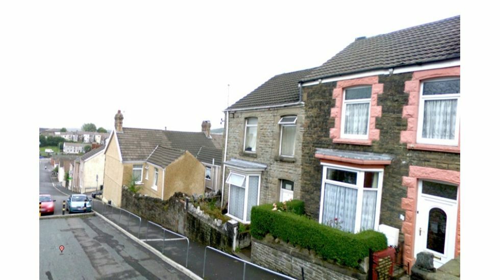 3 bedroom house in Waun Wen Road, Swansea {9YEFH} Book Online The