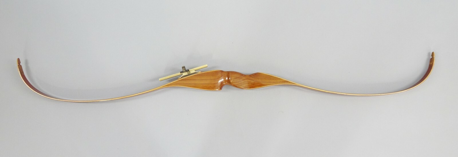 Vintage Necedah Shakespeaere Wonderbow Model X26-55 Recurve Bow & Reynolds Sight