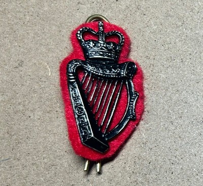 1970s-1990s RUC Royal Ulster Constabulary Collar  Badge with Pin Right facing