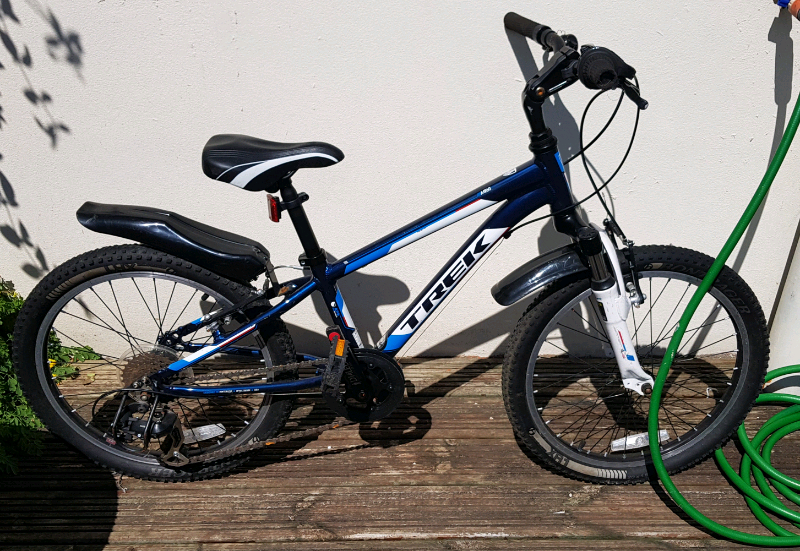For sale is a Trek MT60 boys mountain bike. in Temple Meads, Bristol