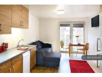 4 bedroom flat in Arwen Lodge, Winchester, SO22 (4 bed) (#1542271)