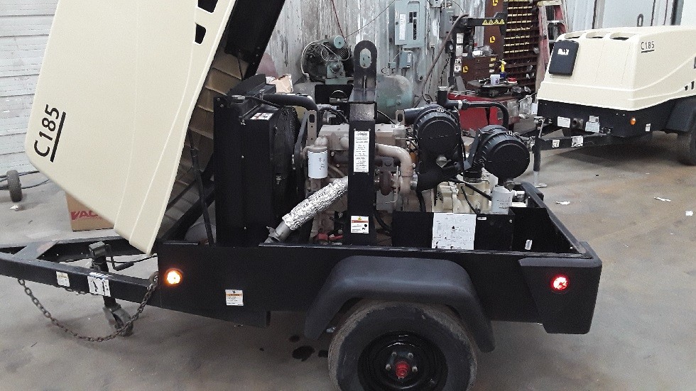 2012 Doosan 185 cfm Towable Air Compressor 1992 Original Hours