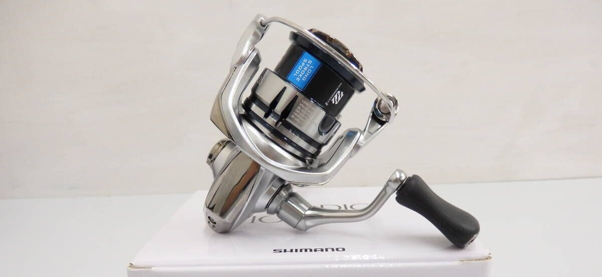Shimano 19 STRADIC 1000S Spinning Reel Saltwater