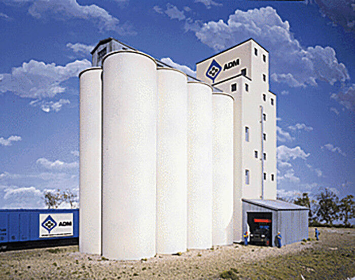 Walthers Cornerstone HO Scale Building/Structure Kit Grain Elevator Add-on Silos