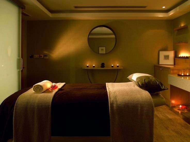 Full Body relaxing Massage in Euston, Kings Cross, St.Pancras. Black lady therapist in Kings