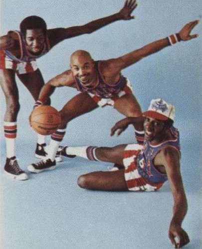 趣味 HARLEM GLOBETROTTERS 70th Anniversary Signed Harlem Globetrotters 70th Anniversary Magazine. The