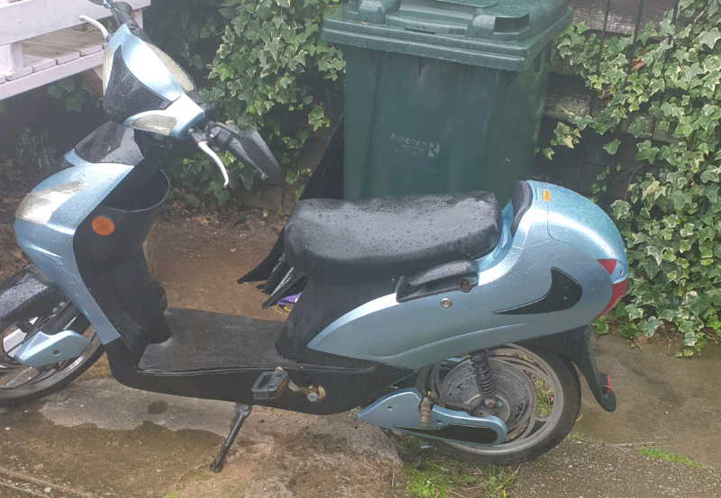 125Cc Moped For Sale Rotherham  : £2,399 +Otr Hp £48 P/M.