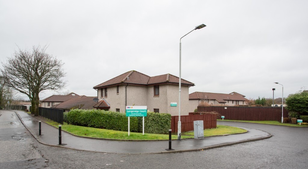 Attractive, modern first floor flat on sheltered development in Paisley