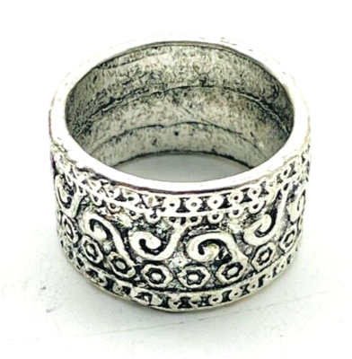 Scroll and Dot Wide Band Ring Silver Tone Wedding Classic Career Cosplay LARP