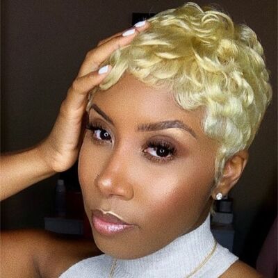 Womens short on sale blonde wigs
