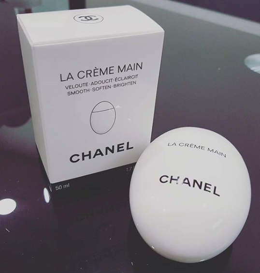 Chanel la creme main hand cream. Шанель la creme main. Крем для рук и ногтей chanel la crème main. Крем chanel la creme main. Chanel la creme main для рук.