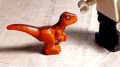 New LEGO Dinosaur Baby Jurassic Kid Dark Orange Stripes on Back Movie Star Dino