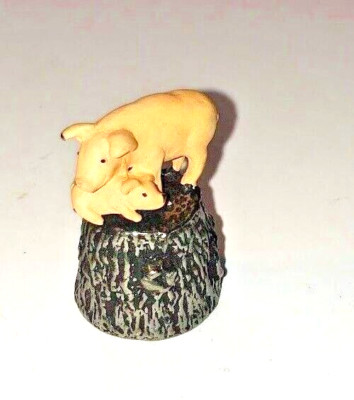 Cute Collectors Pewter  Pigs on a stump THIMBLE Pig lovers