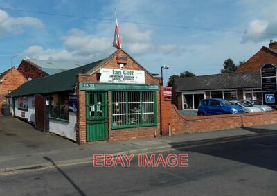 PHOTO  IAN CLIFF WEM LAWNMOWER CHAINSAW AND GARDEN MACHINERY SALES SERVICE AND R