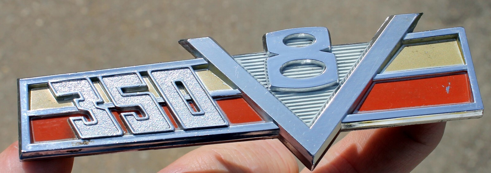 NOS OEM JEEP Gladiator Wagoneer LEFT / 350 V8 Fender Emblem
