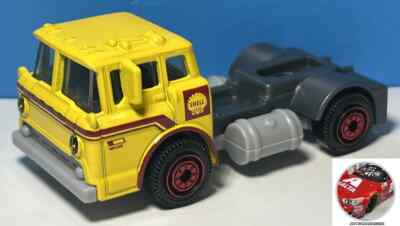 2022 Matchbox Power Grabs - 1965 Ford C900 Truck - Yellow - 63/102 New in Box