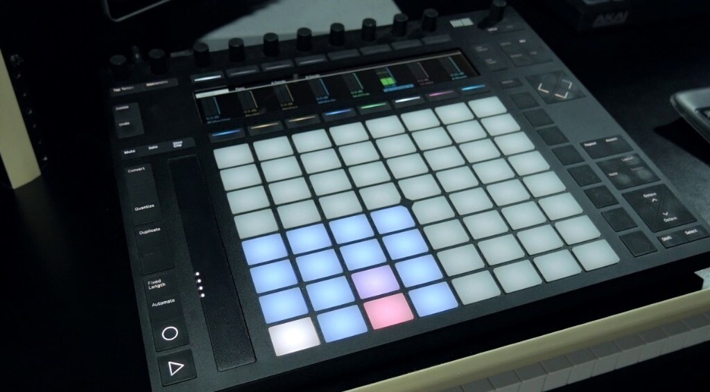 ABLETON PUSH 2 DRUM MACHINE CONTROLLER SYNTH MUSIC STUDIO VST in